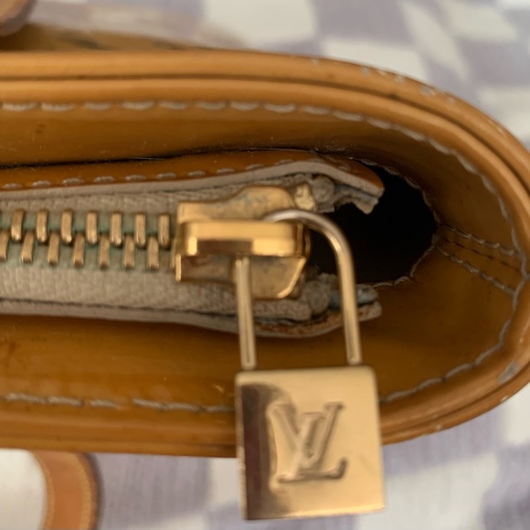 LOUIS VUITTON MONOGRAM VERNIS HOUSTON ~~VINTAGE~< - Picture 12 of 15